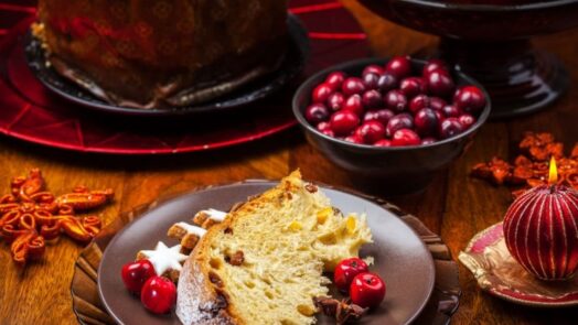 https://www.eurosalus.com/wp-content/uploads/2023/10/Panettone-pandoro-e-dolci-di-Natale-come-e-quando-per-mangiarli-in-serenita_articleimage-4-524x295.jpg